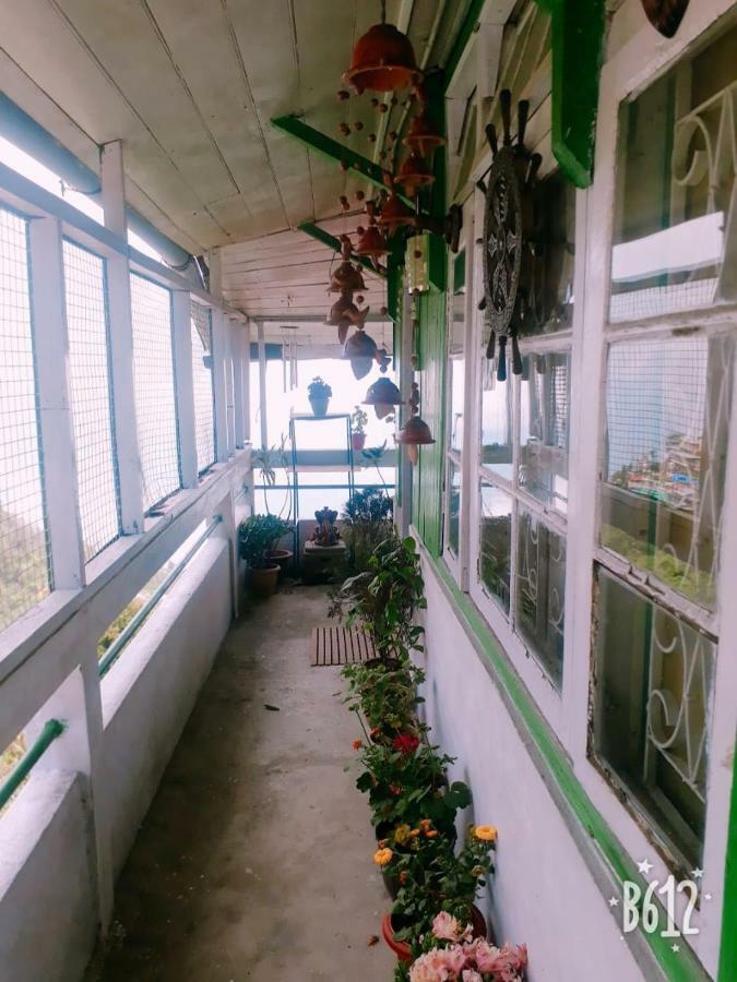 Vamoose Quaint Wood Cottage ダージリン エクステリア 写真